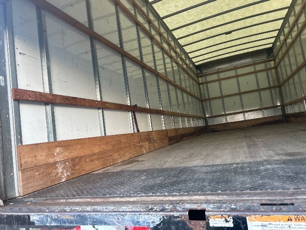 Medium Duty Box Truck-Light and Medium Duty Trucks-International-2021-MV607-Medley-FL-199,470\n\t\tmiles-$ 42,250 - Image 11