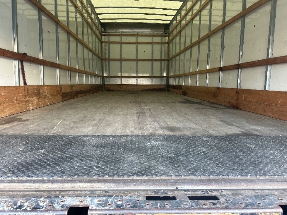 Medium Duty Box Truck-Light and Medium Duty Trucks-International-2021-MV607-Medley-FL-199,470\n\t\tmiles-$ 42,250 - Image 9