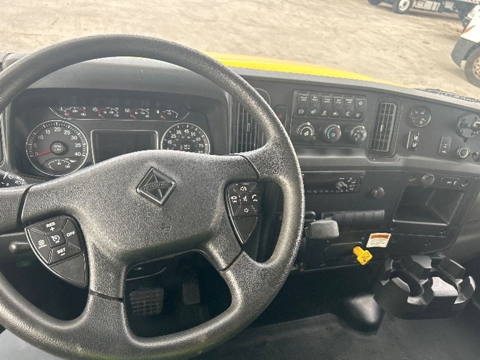 Medium Duty Box Truck-Light and Medium Duty Trucks-International-2021-MV607-Medley-FL-205,109\n\t\tmiles-$ 41,500 - Image 16