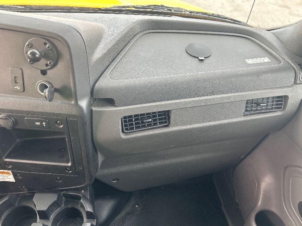 Medium Duty Box Truck-Light and Medium Duty Trucks-International-2021-MV607-Medley-FL-205,109\n\t\tmiles-$ 41,500 - Image 20