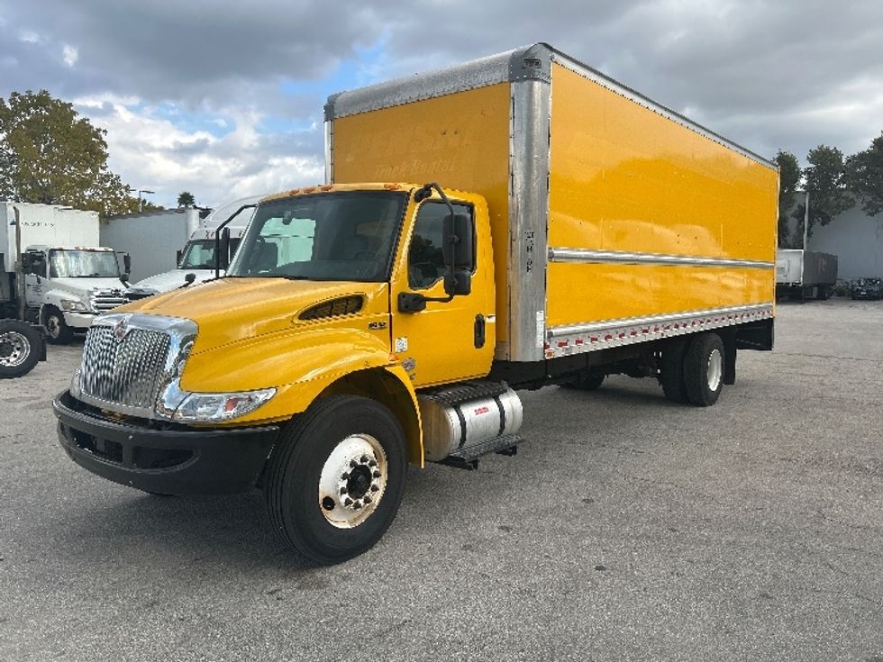 Medium Duty Box Truck-Light and Medium Duty Trucks-International-2021-MV607-Medley-FL-205,109\n\t\tmiles-$ 41,500 - Image 3