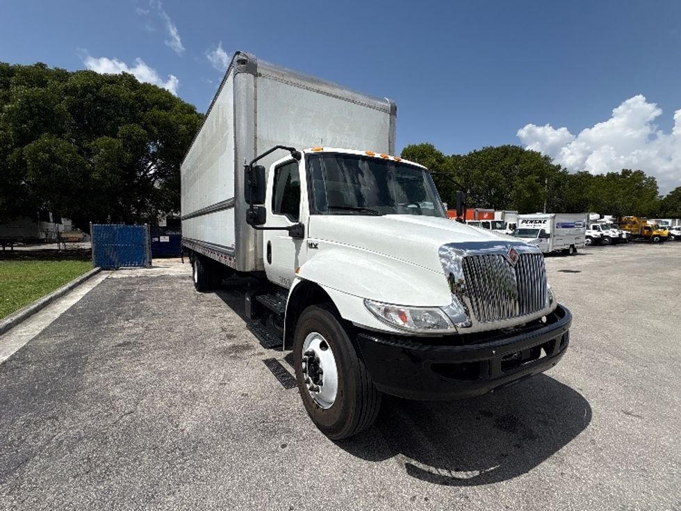 Medium Duty Box Truck-Light and Medium Duty Trucks-International-2021-MV607-Medley-FL-209,547\n\t\tmiles-$ 48,000 - Image 1