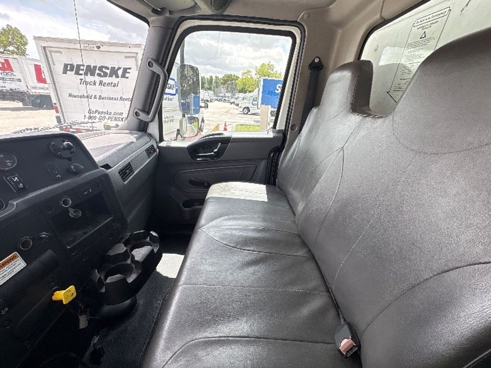 Medium Duty Box Truck-Light and Medium Duty Trucks-International-2021-MV607-Medley-FL-209,547\n\t\tmiles-$ 48,000 - Image 19