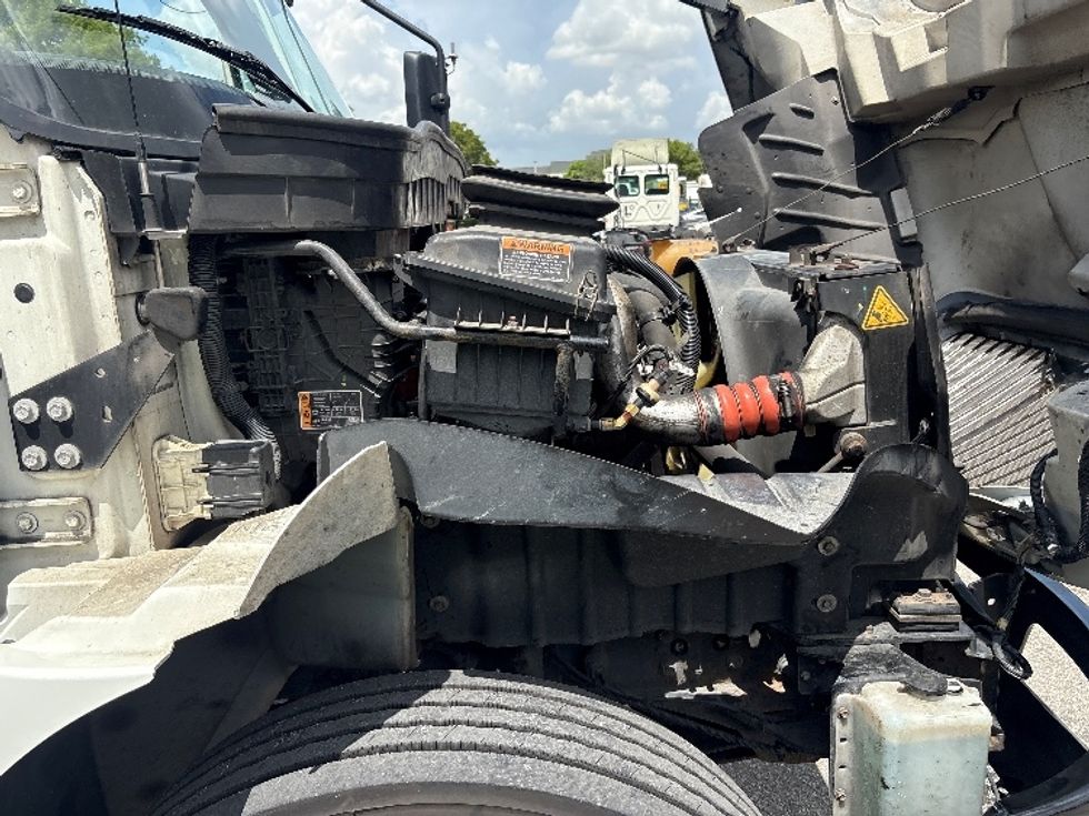 Medium Duty Box Truck-Light and Medium Duty Trucks-International-2021-MV607-Medley-FL-209,547\n\t\tmiles-$ 48,000 - Image 23