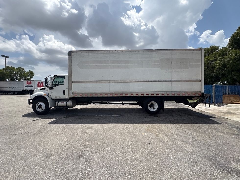 Medium Duty Box Truck-Light and Medium Duty Trucks-International-2021-MV607-Medley-FL-209,547\n\t\tmiles-$ 48,000 - Image 4