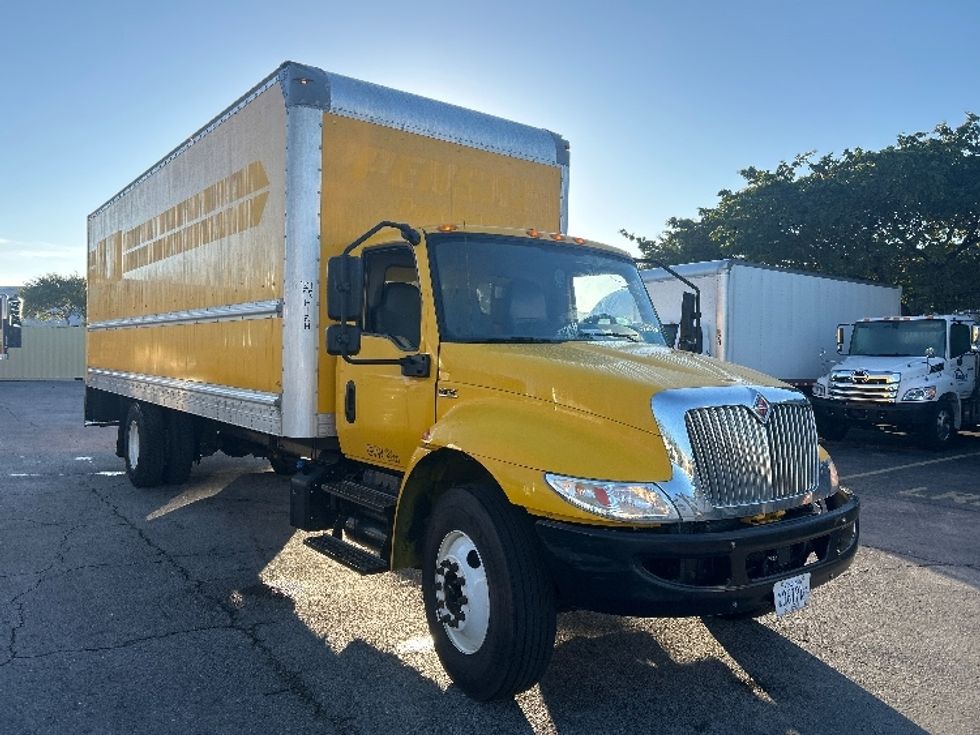 Medium Duty Box Truck-Light and Medium Duty Trucks-International-2021-MV607-Medley-FL-212,492\n\t\tmiles-$ 40,500 - Image 1