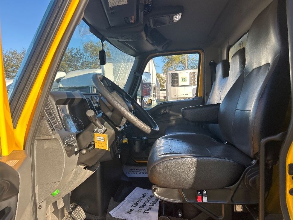 Medium Duty Box Truck-Light and Medium Duty Trucks-International-2021-MV607-Medley-FL-212,492\n\t\tmiles-$ 40,500 - Image 17