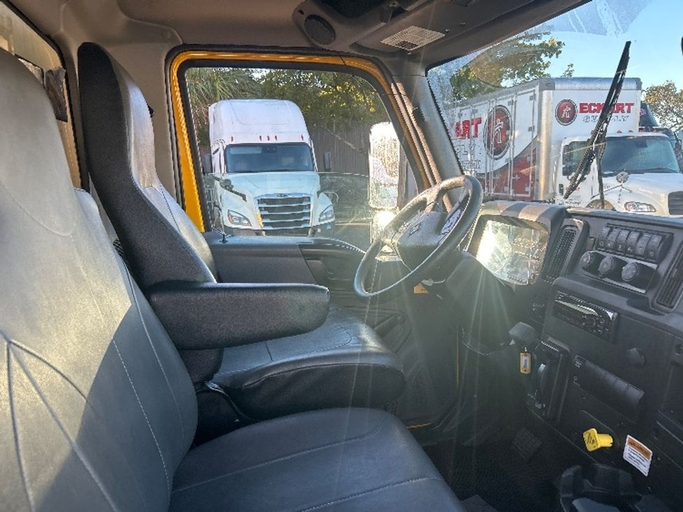 Medium Duty Box Truck-Light and Medium Duty Trucks-International-2021-MV607-Medley-FL-212,492\n\t\tmiles-$ 40,500 - Image 22