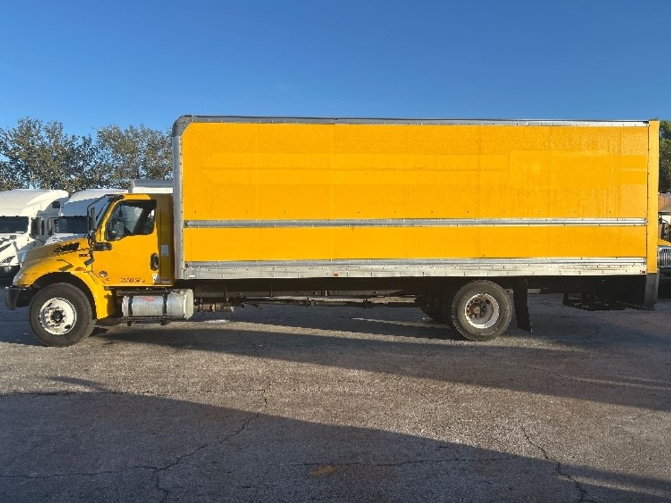 Medium Duty Box Truck-Light and Medium Duty Trucks-International-2021-MV607-Medley-FL-212,492\n\t\tmiles-$ 40,500 - Image 4