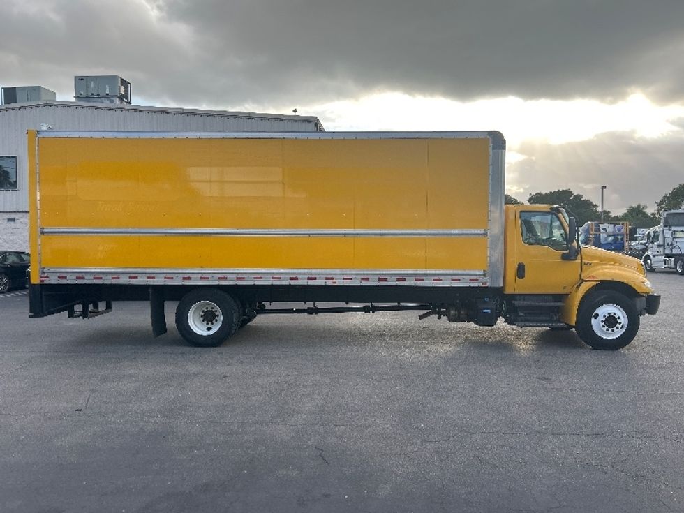 Medium Duty Box Truck-Light and Medium Duty Trucks-International-2021-MV607-Medley-FL-215,080\n\t\tmiles-$ 40,000 - Image 14