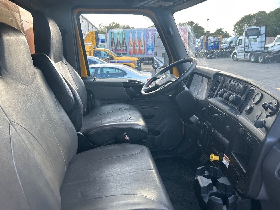Medium Duty Box Truck-Light and Medium Duty Trucks-International-2021-MV607-Medley-FL-215,080\n\t\tmiles-$ 40,000 - Image 21