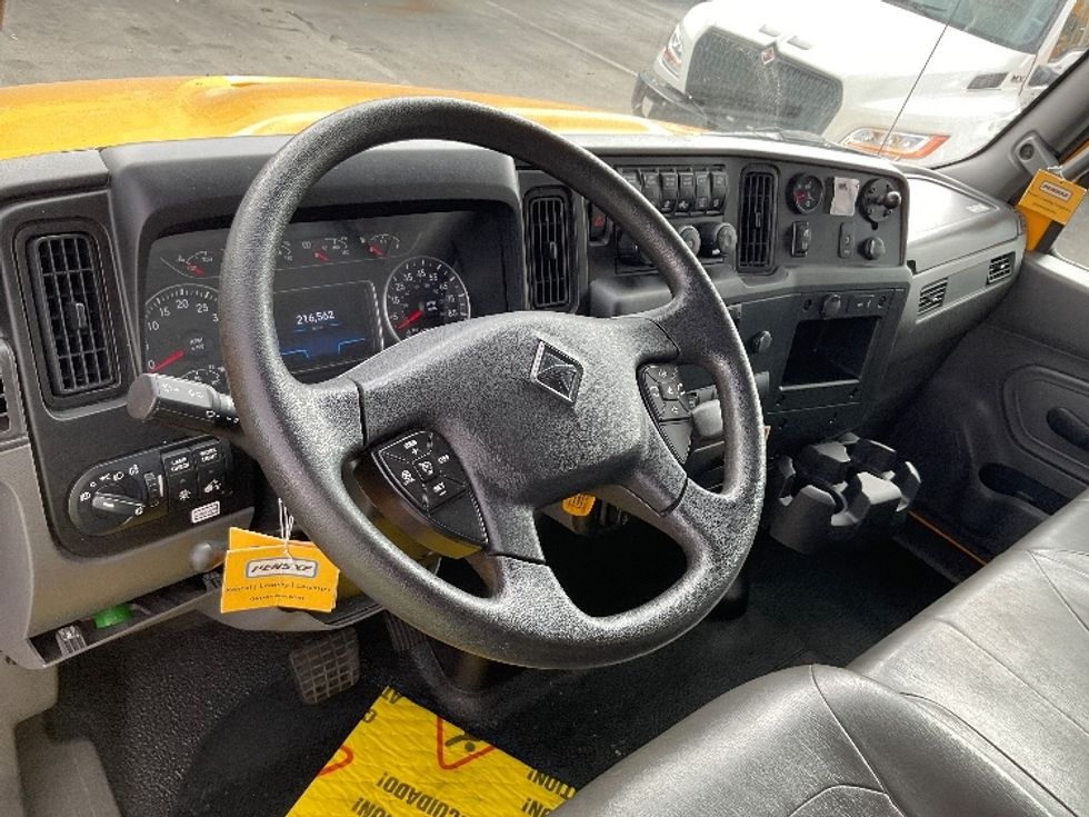 Medium Duty Box Truck-Light and Medium Duty Trucks-International-2021-MV607-Medley-FL-216,562\n\t\tmiles-$ 39,750 - Image 17