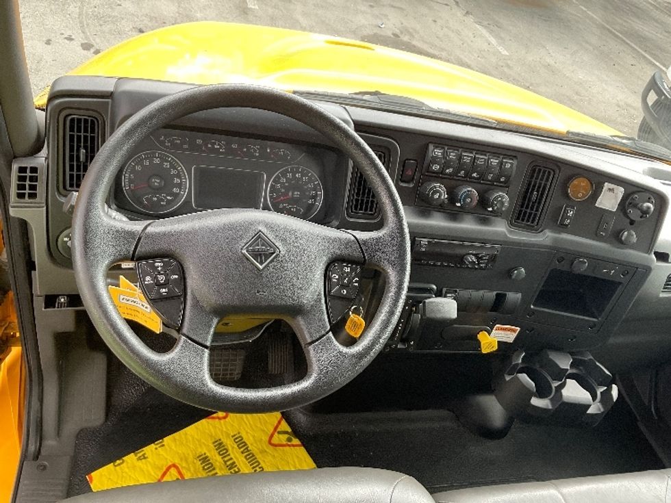Medium Duty Box Truck-Light and Medium Duty Trucks-International-2021-MV607-Medley-FL-216,562\n\t\tmiles-$ 39,750 - Image 18