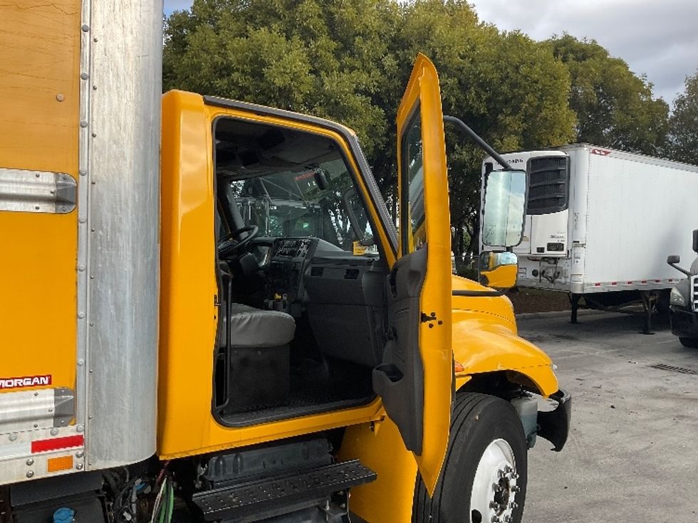 Medium Duty Box Truck-Light and Medium Duty Trucks-International-2021-MV607-Medley-FL-216,562\n\t\tmiles-$ 39,750 - Image 20