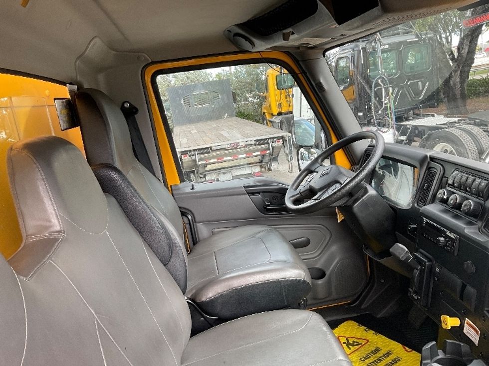 Medium Duty Box Truck-Light and Medium Duty Trucks-International-2021-MV607-Medley-FL-216,562\n\t\tmiles-$ 39,750 - Image 22