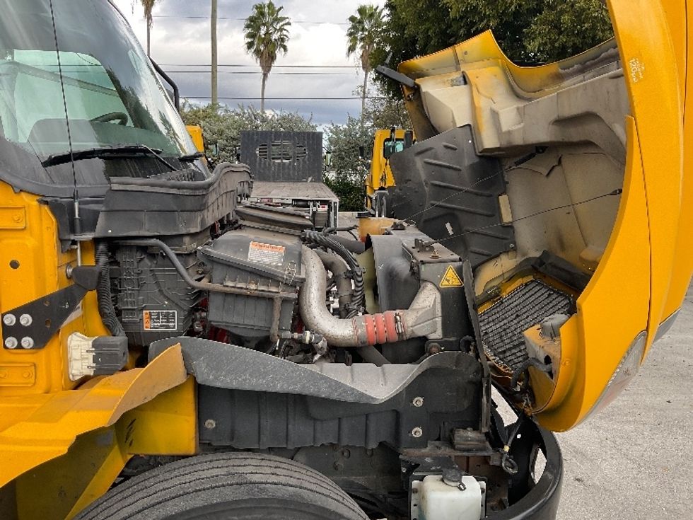 Medium Duty Box Truck-Light and Medium Duty Trucks-International-2021-MV607-Medley-FL-216,562\n\t\tmiles-$ 39,750 - Image 23