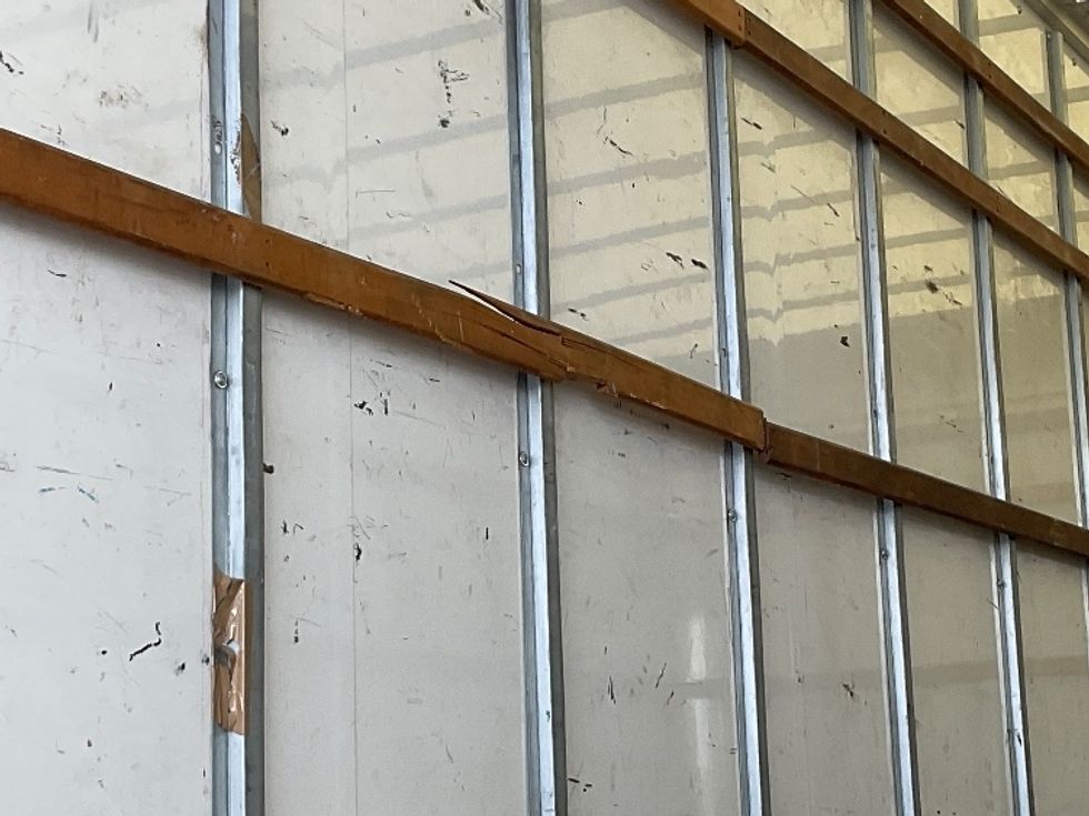 Medium Duty Box Truck-Light and Medium Duty Trucks-International-2021-MV607-Medley-FL-216,562\n\t\tmiles-$ 39,750 - Image 27