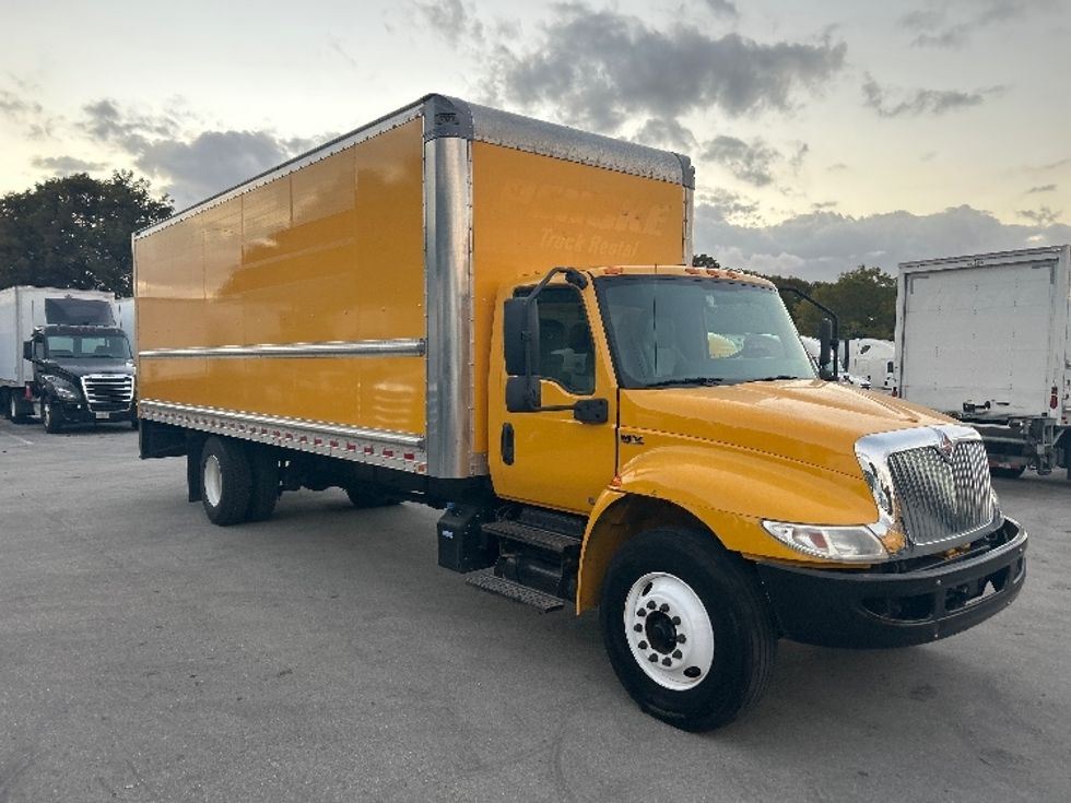 Medium Duty Box Truck-Light and Medium Duty Trucks-International-2021-MV607-Medley-FL-217,109\n\t\tmiles-$ 39,750 - Image 1