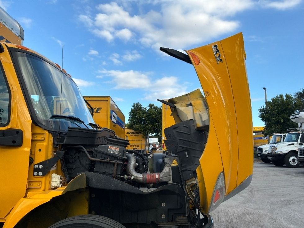 Medium Duty Box Truck-Light and Medium Duty Trucks-International-2021-MV607-Medley-FL-217,109\n\t\tmiles-$ 39,750 - Image 23