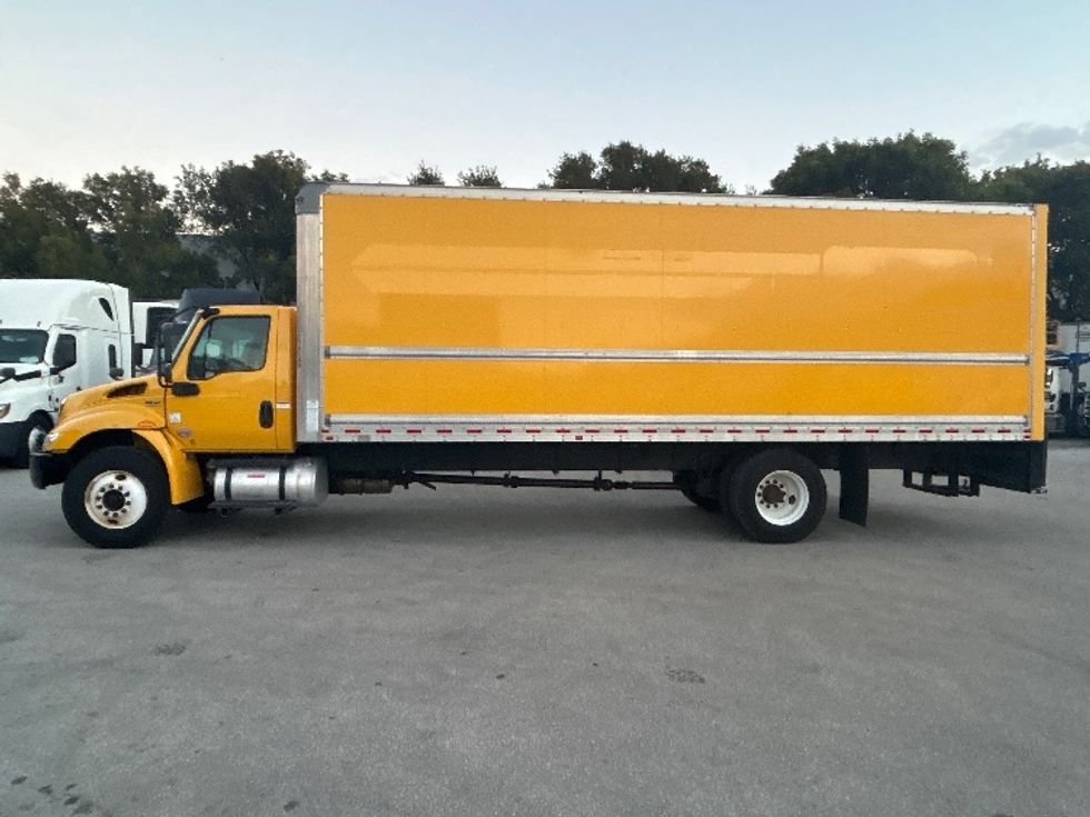 Medium Duty Box Truck-Light and Medium Duty Trucks-International-2021-MV607-Medley-FL-217,109\n\t\tmiles-$ 39,750 - Image 4