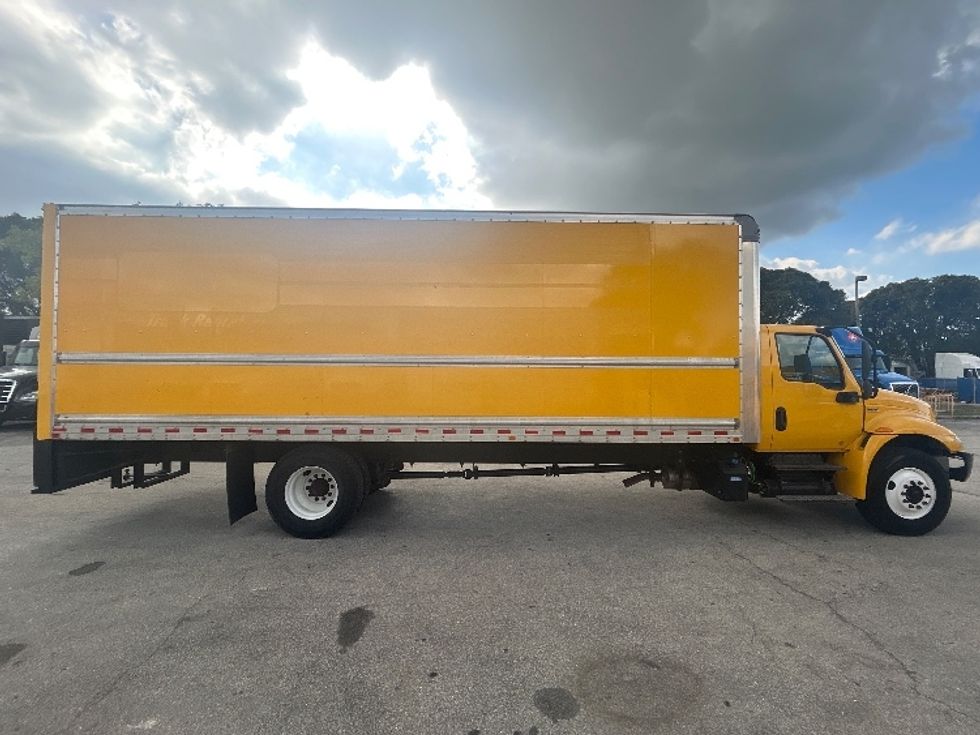 Medium Duty Box Truck-Light and Medium Duty Trucks-International-2021-MV607-Medley-FL-222,522\n\t\tmiles-$ 39,000 - Image 14