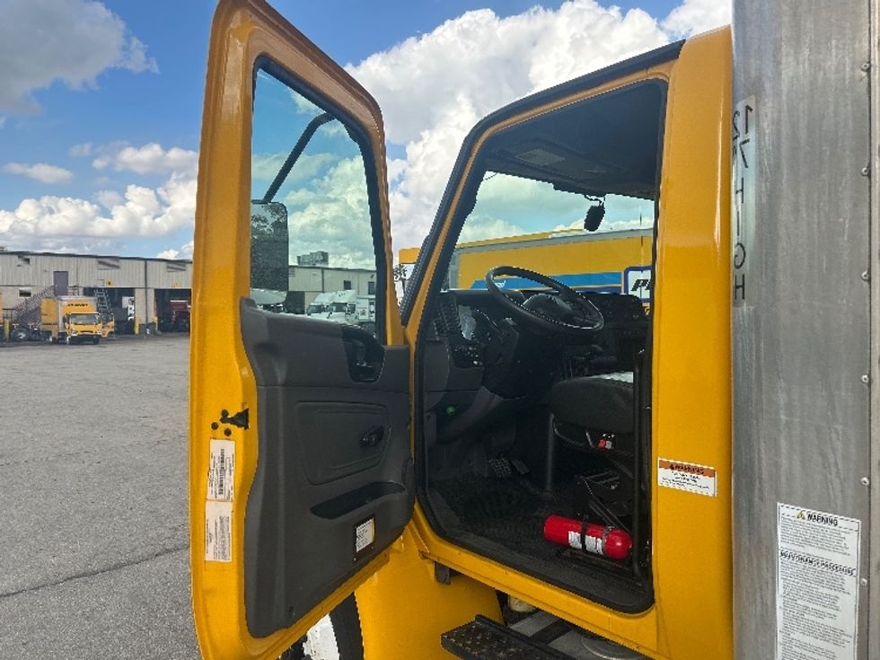 Medium Duty Box Truck-Light and Medium Duty Trucks-International-2021-MV607-Medley-FL-222,522\n\t\tmiles-$ 39,000 - Image 15