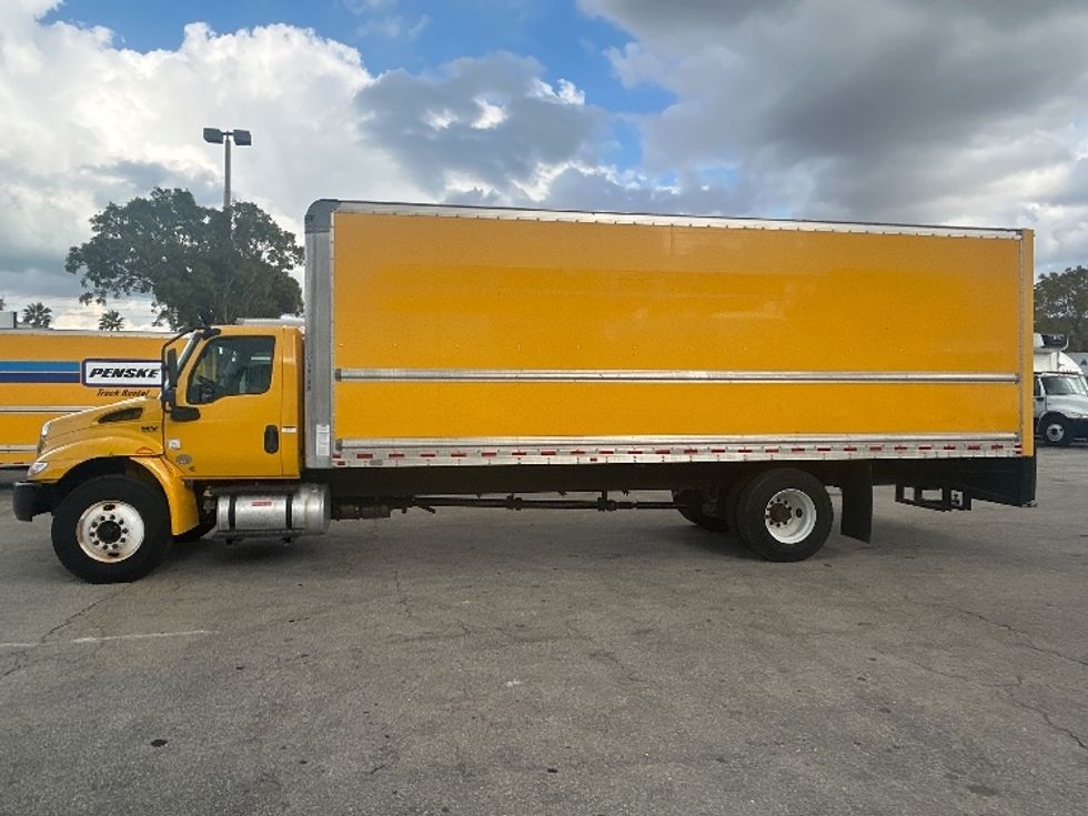 Medium Duty Box Truck-Light and Medium Duty Trucks-International-2021-MV607-Medley-FL-222,522\n\t\tmiles-$ 39,000 - Image 4