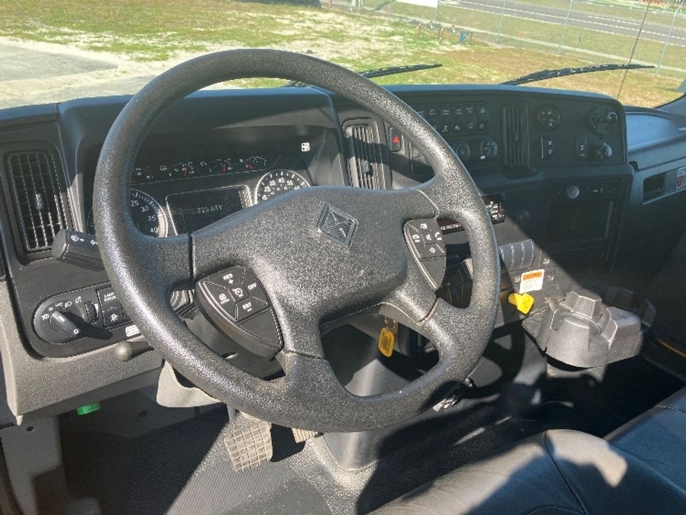 Medium Duty Box Truck-Light and Medium Duty Trucks-International-2021-MV607-Medley-FL-225,619\n\t\tmiles-$ 38,500 - Image 17