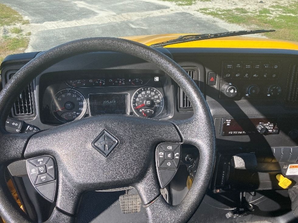 Medium Duty Box Truck-Light and Medium Duty Trucks-International-2021-MV607-Medley-FL-225,619\n\t\tmiles-$ 38,500 - Image 18