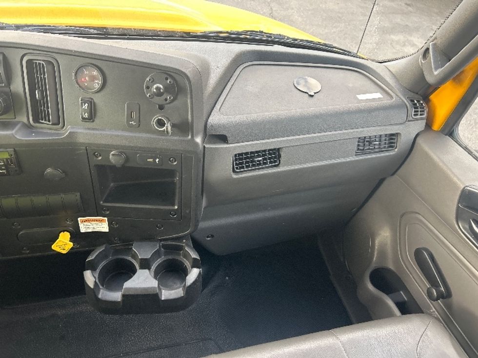 Medium Duty Box Truck-Light and Medium Duty Trucks-International-2021-MV607-Medley-FL-227,414\n\t\tmiles-$ 38,250 - Image 21