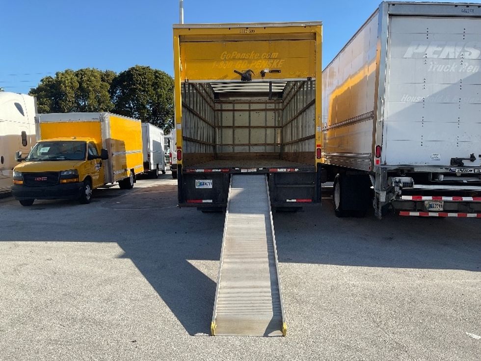 Medium Duty Box Truck-Light and Medium Duty Trucks-International-2021-MV607-Medley-FL-227,414\n\t\tmiles-$ 38,250 - Image 9