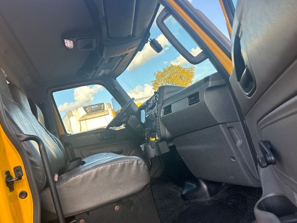 Medium Duty Box Truck-Light and Medium Duty Trucks-International-2021-MV607-Medley-FL-232,804\n\t\tmiles-$ 37,500 - Image 20