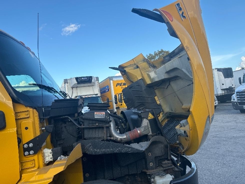 Medium Duty Box Truck-Light and Medium Duty Trucks-International-2021-MV607-Medley-FL-232,804\n\t\tmiles-$ 37,500 - Image 24