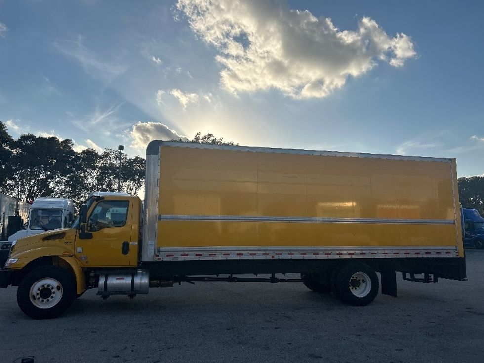 Medium Duty Box Truck-Light and Medium Duty Trucks-International-2021-MV607-Medley-FL-232,804\n\t\tmiles-$ 37,500 - Image 4