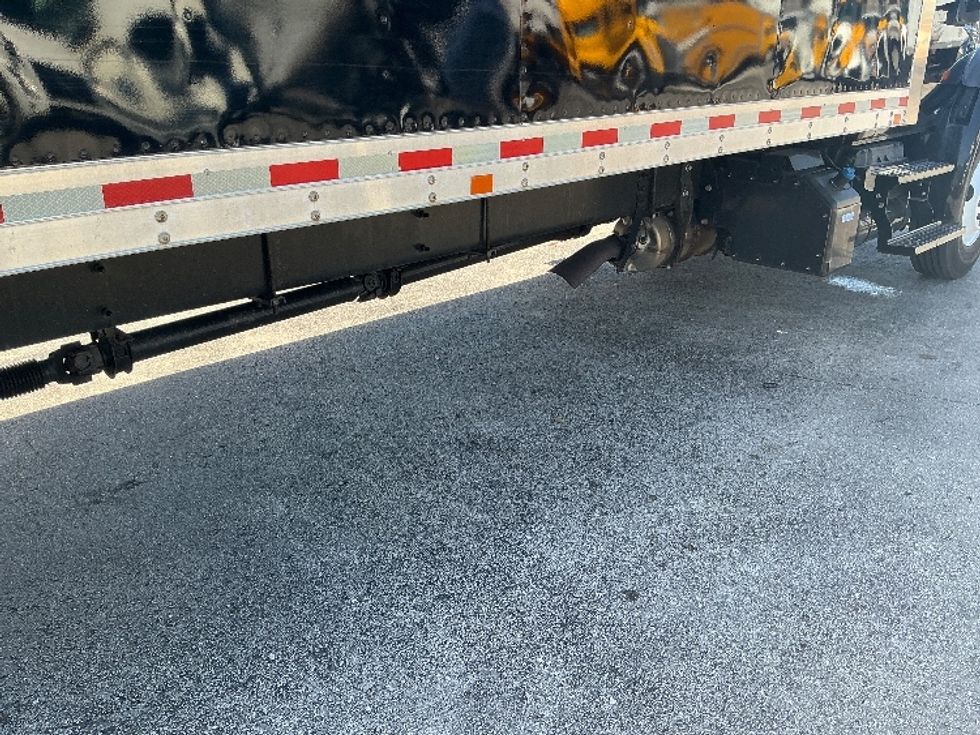 Medium Duty Box Truck-Light and Medium Duty Trucks-International-2021-MV607-Medley-FL-59,257\n\t\tmiles-$ 71,750 - Image 14