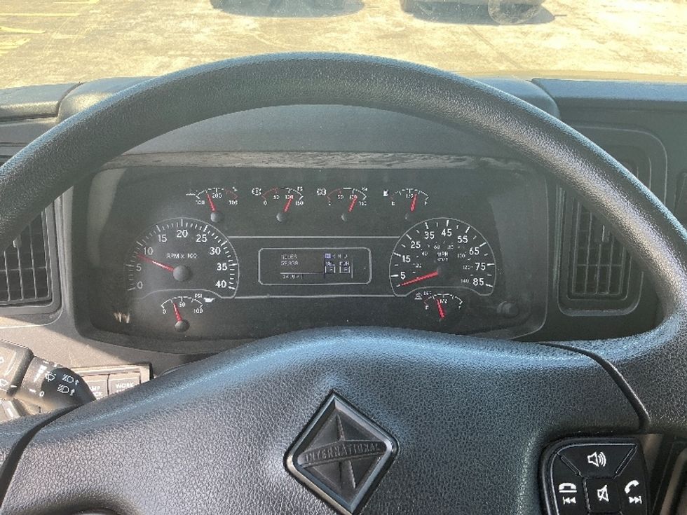 Medium Duty Box Truck-Light and Medium Duty Trucks-International-2021-MV607-Medley-FL-59,257\n\t\tmiles-$ 71,750 - Image 16