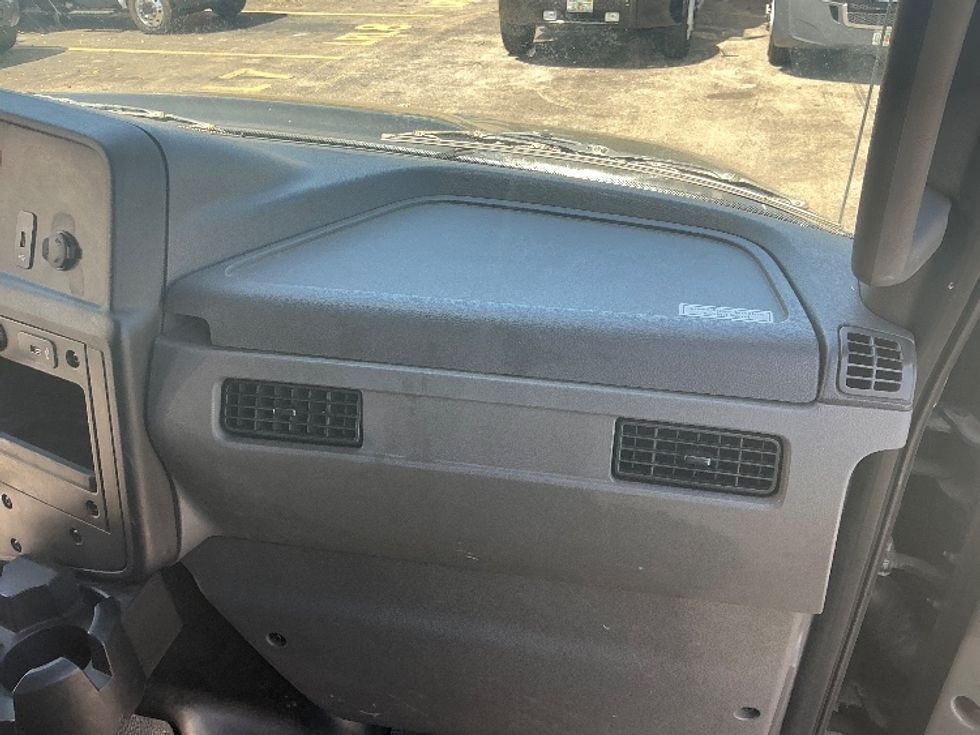 Medium Duty Box Truck-Light and Medium Duty Trucks-International-2021-MV607-Medley-FL-59,257\n\t\tmiles-$ 71,750 - Image 20