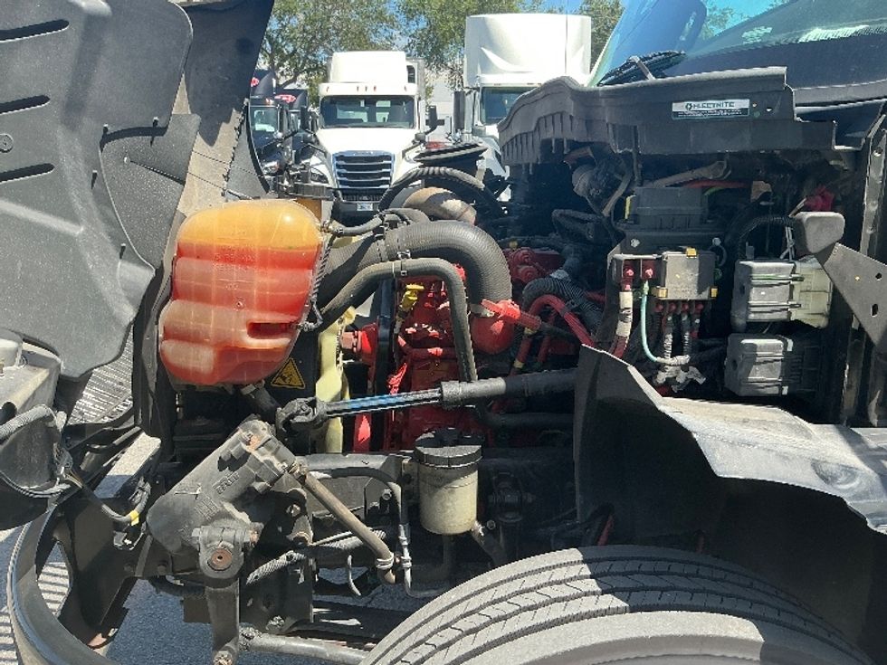 Medium Duty Box Truck-Light and Medium Duty Trucks-International-2021-MV607-Medley-FL-59,257\n\t\tmiles-$ 71,750 - Image 23