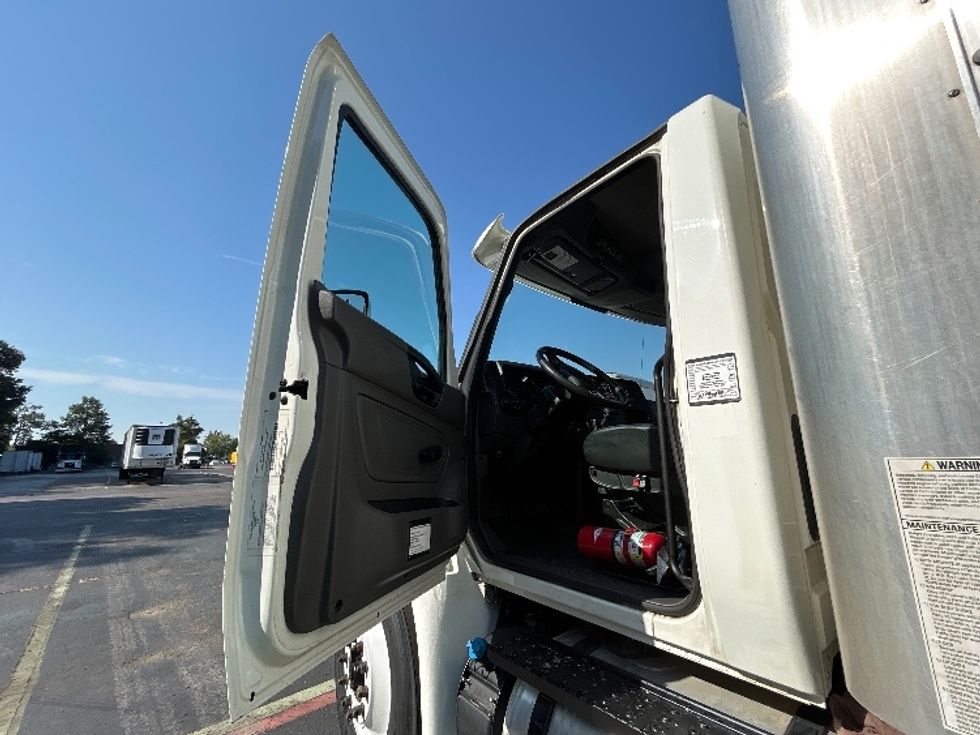 Medium Duty Box Truck-Light and Medium Duty Trucks-International-2021-MV607-Memphis-TN-158,197\n\t\tmiles-$ 63,750 - Image 16