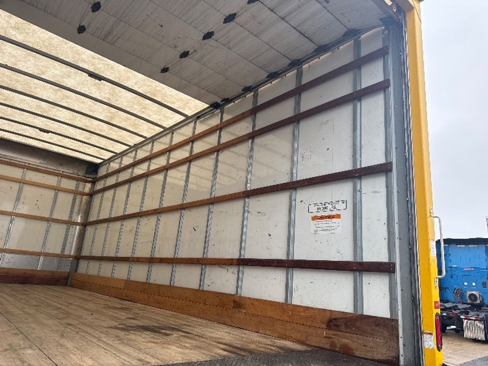 Medium Duty Box Truck-Light and Medium Duty Trucks-International-2021-MV607-Memphis-TN-165,800\n\t\tmiles-$ 41,500 - Image 12
