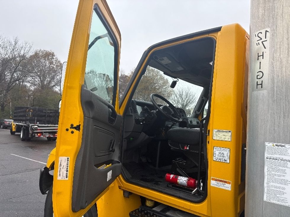 Medium Duty Box Truck-Light and Medium Duty Trucks-International-2021-MV607-Memphis-TN-165,800\n\t\tmiles-$ 41,500 - Image 16