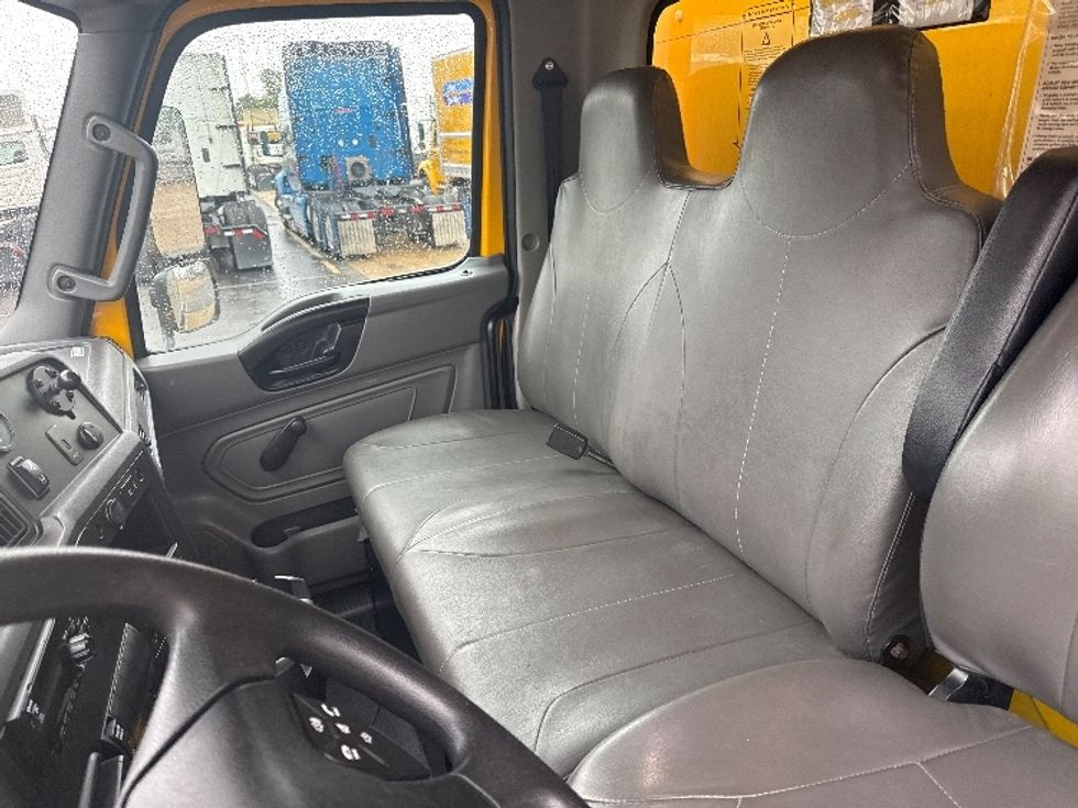 Medium Duty Box Truck-Light and Medium Duty Trucks-International-2021-MV607-Memphis-TN-165,800\n\t\tmiles-$ 41,500 - Image 19