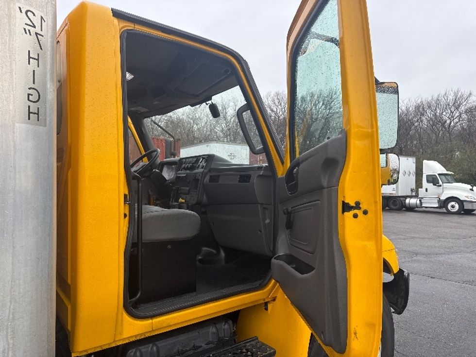 Medium Duty Box Truck-Light and Medium Duty Trucks-International-2021-MV607-Memphis-TN-165,800\n\t\tmiles-$ 41,500 - Image 20