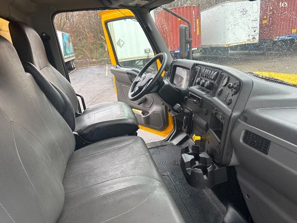 Medium Duty Box Truck-Light and Medium Duty Trucks-International-2021-MV607-Memphis-TN-165,800\n\t\tmiles-$ 41,500 - Image 22