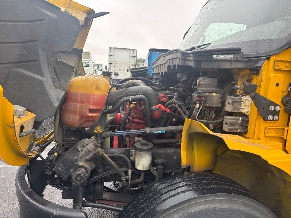 Medium Duty Box Truck-Light and Medium Duty Trucks-International-2021-MV607-Memphis-TN-165,800\n\t\tmiles-$ 41,500 - Image 24