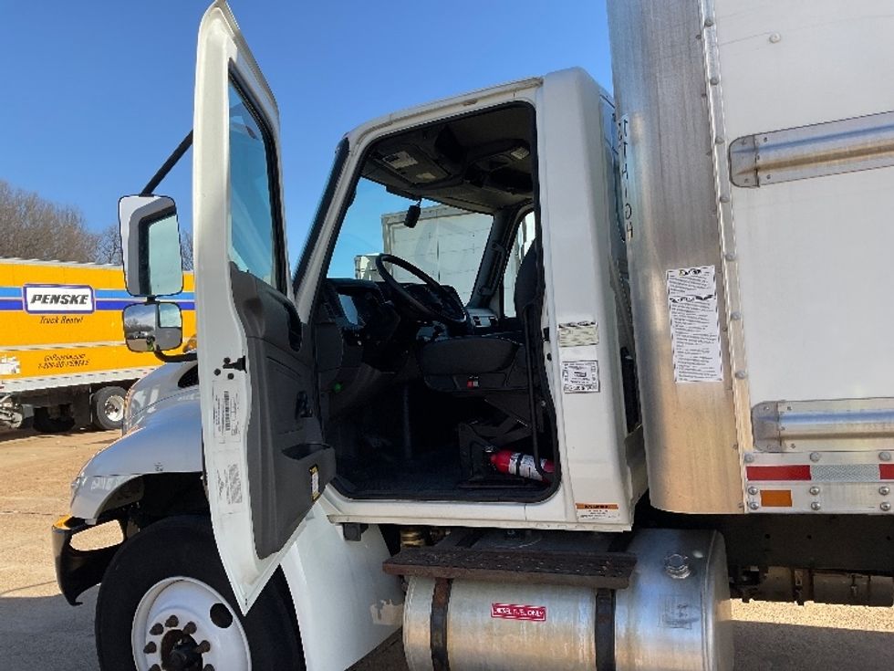 Medium Duty Box Truck-Light and Medium Duty Trucks-International-2021-MV607-Memphis-TN-188,996\n\t\tmiles-$ 55,000 - Image 16