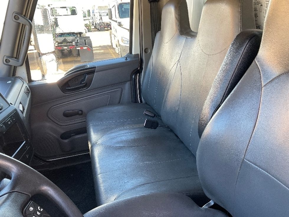 Medium Duty Box Truck-Light and Medium Duty Trucks-International-2021-MV607-Memphis-TN-188,996\n\t\tmiles-$ 55,000 - Image 18