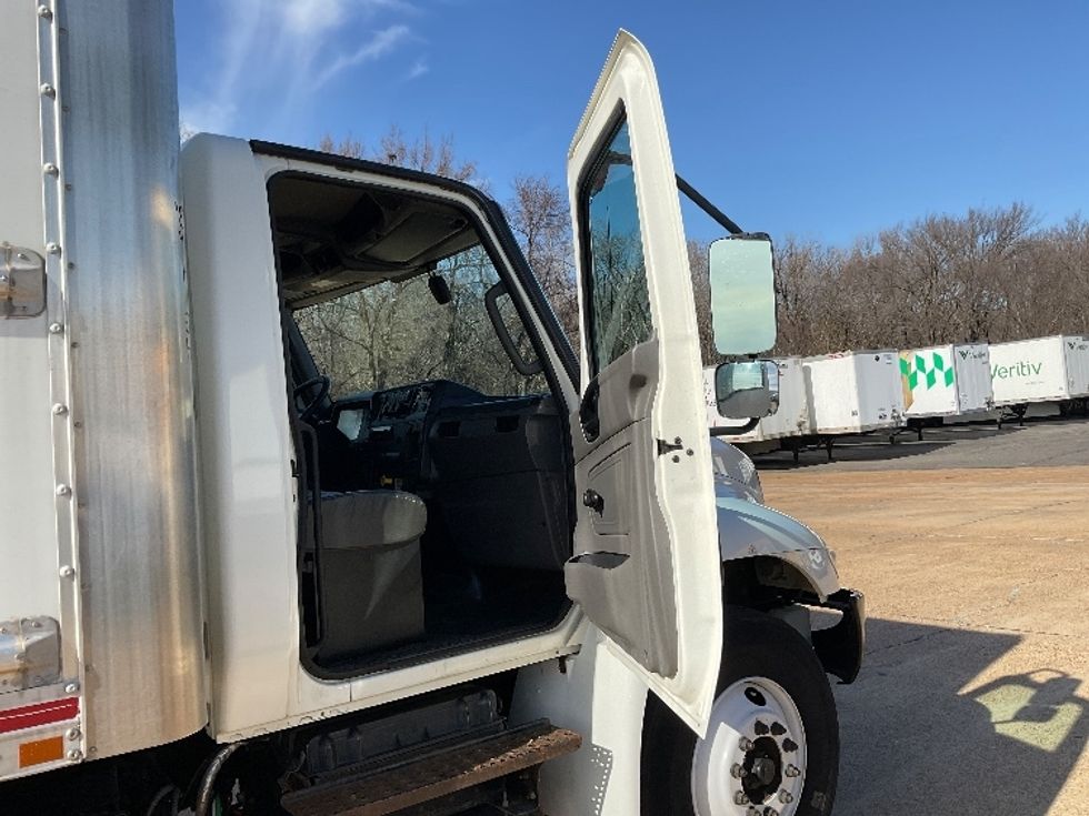 Medium Duty Box Truck-Light and Medium Duty Trucks-International-2021-MV607-Memphis-TN-188,996\n\t\tmiles-$ 55,000 - Image 19