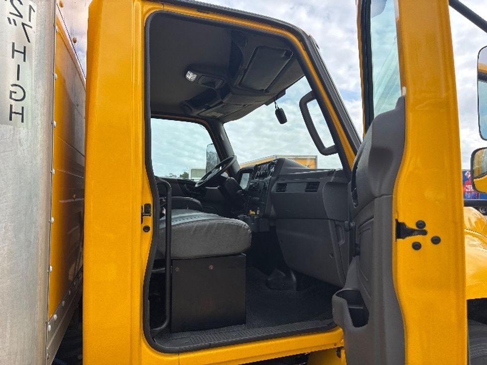 Medium Duty Box Truck-Light and Medium Duty Trucks-International-2021-MV607-Memphis-TN-197,637\n\t\tmiles-$ 42,500 - Image 20