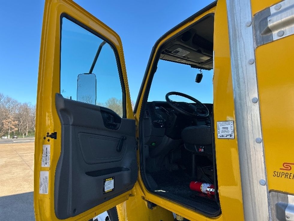Medium Duty Box Truck-Light and Medium Duty Trucks-International-2021-MV607-Memphis-TN-200,136\n\t\tmiles-$ 42,250 - Image 15